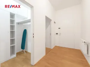 Pronájem bytu 3+1, Praha - Holešovice, Umělecká, 93 m2