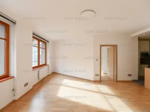 Pronájem bytu 3+kk, Praha - Břevnov, Za Strahovem, 56 m2