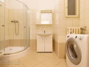 Pronájem bytu 1+kk, Praha - Vršovice, Tolstého, 30 m2