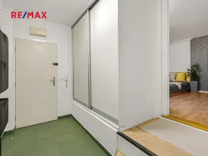 Prodej atypického bytu, Praha - Hostivař, Přeštická, 68 m2