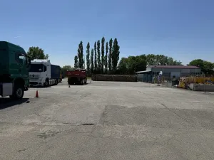 Pronájem komerčního pozemku, Holubice, 700 m2