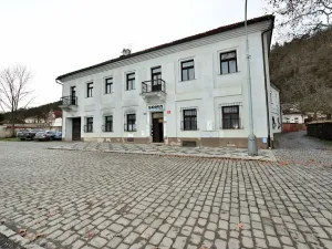 Pronájem kanceláře, Praha - Malá Chuchle, Zbraslavská, 87 m2