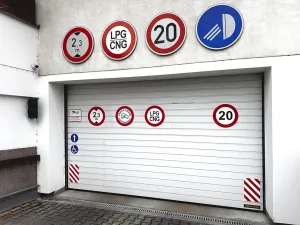 Prodej garážového stání, Praha, 12 m2