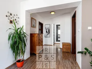 Prodej vícegeneračního domu, Praha - Štěrboholy, Pod areálem, 333 m2