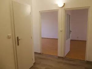 Pronájem bytu 2+1, Hradec Králové, Sezemická, 61 m2