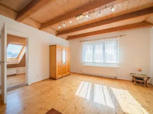 Pronájem vily, Praha - Modřany, Nečova, 200 m2