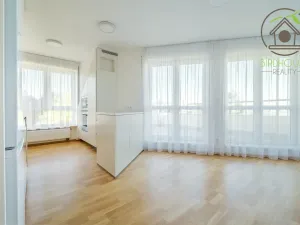 Prodej bytu 3+1, Praha - Suchdol, Brandejsovo náměstí, 116 m2