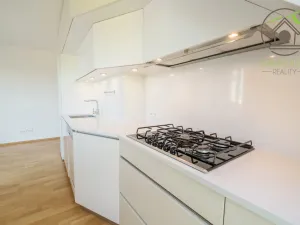 Prodej bytu 3+1, Praha - Suchdol, Brandejsovo náměstí, 116 m2