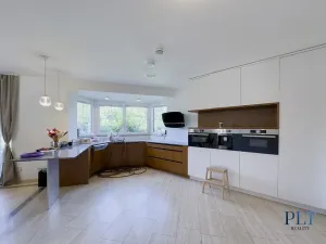 Pronájem vily, Babice, Starobabická, 728 m2