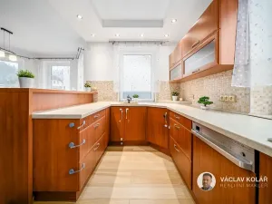 Prodej rodinného domu, Pecka, 176 m2