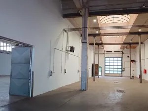 Pronájem výrobních prostor, Lišov, Hůrecká, 2357 m2