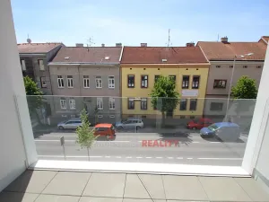 Pronájem bytu 1+kk, Znojmo, Jarošova, 29 m2
