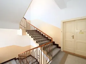 Pronájem bytu 1+kk, Praha - Smíchov, Na Březince, 30 m2