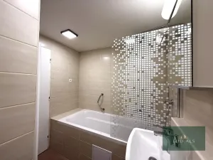 Prodej bytu 1+kk, Praha - Troja, Hnězdenská, 37 m2