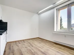 Pronájem bytu 1+kk, Praha - Suchdol, Suchdolské náměstí, 24 m2