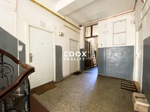 Prodej bytu 2+kk, Praha - Smíchov, U Santošky, 39 m2