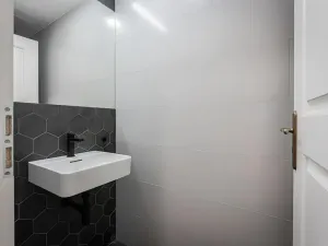 Pronájem obchodního prostoru, Praha - Malá Strana, Vlašská, 98 m2