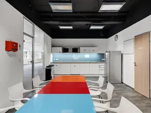 Pronájem kanceláře, Praha - Smíchov, Radlická, 1600 m2