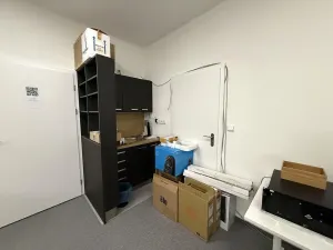 Pronájem kanceláře, Brno - Židenice, Kosmákova, 13 m2