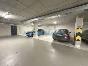 Pronájem bytu 2+kk, Praha - Strašnice, Zvěřinova, 121 m2