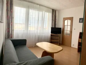 Pronájem bytu 1+1, Praha - Kobylisy, Košťálkova, 35 m2