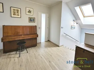 Prodej rodinného domu, Měšice, V lukách, 267 m2