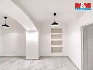 Prodej obchodního prostoru, Praha, Víta Nejedlého, 72 m2