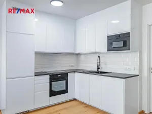 Pronájem bytu 2+kk, Praha - Nusle, Kloboučnická, 58 m2