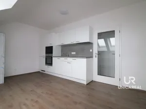 Pronájem bytu 2+kk, Brno - Líšeň, Šimáčkova, 41 m2