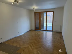 Pronájem bytu 1+kk, Praha - Dolní Měcholupy, Na návsi, 37 m2