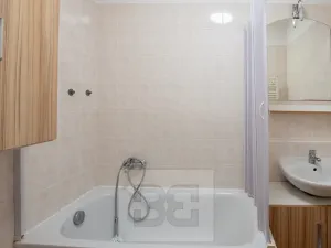 Pronájem bytu 2+kk, Praha - Troja, Hnězdenská, 52 m2