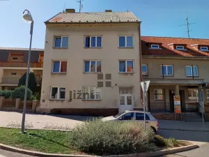 Prodej bytu 3+1, Mladá Vožice, Husovo náměstí, 80 m2