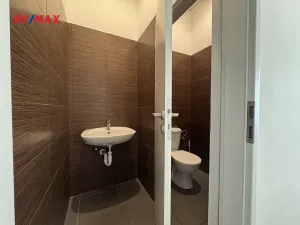 Pronájem obchodního prostoru, Hradec Králové, třída Edvarda Beneše, 220 m2