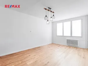 Pronájem bytu 1+1, Jindřichův Hradec, sídliště Vajgar, 37 m2