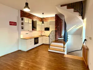 Prodej atypického bytu, Třebíč, Na Úbočí, 85 m2