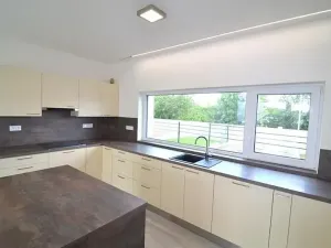 Pronájem bytu 5+kk, Vestec, Erbenova, 140 m2