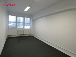 Pronájem kanceláře, Praha - Hloubětín, Nademlejnská, 25 m2