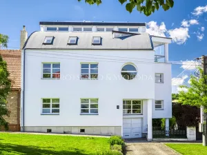 Prodej kanceláře, Křižanov, Benešovo náměstí, 530 m2