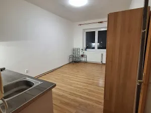 Pronájem bytu 1+kk, Praha - Michle, Jihlavská, 25 m2