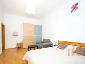 Pronájem bytu 2+kk, Praha - Vršovice, Ruská, 74 m2