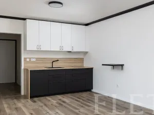 Pronájem bytu 1+kk, Praha - Smíchov, Pod Barvířkou, 36 m2