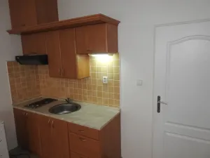 Pronájem bytu 1+kk, Praha - Záběhlice, Mattioliho, 28 m2