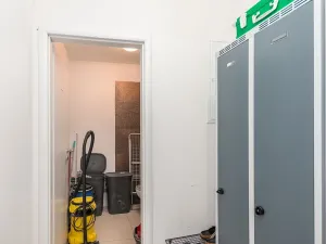 Prodej obchodního prostoru, Praha - Vršovice, Petrohradská, 123 m2