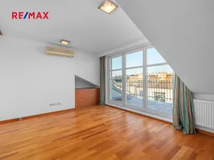 Prodej bytu 3+kk, Praha - Holešovice, Dobrovského, 107 m2