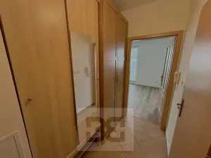 Pronájem bytu 1+kk, Praha - Radotín, Zbynická, 30 m2