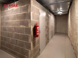 Pronájem bytu 2+kk, Praha - Karlín, Křižíkova, 79 m2