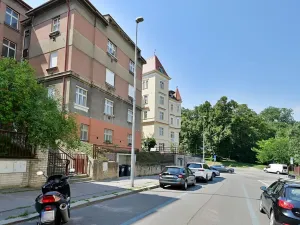 Pronájem bytu 1+kk, Praha - Smíchov, Na Březince, 30 m2