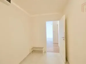 Pronájem bytu 1+kk, Praha - Holešovice, Tovární, 34 m2