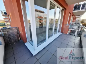 Prodej bytu 2+kk, Praha - Pitkovice, Lošáková, 67 m2