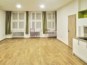 Pronájem bytu 2+kk, Jindřichův Hradec, Panská, 62 m2